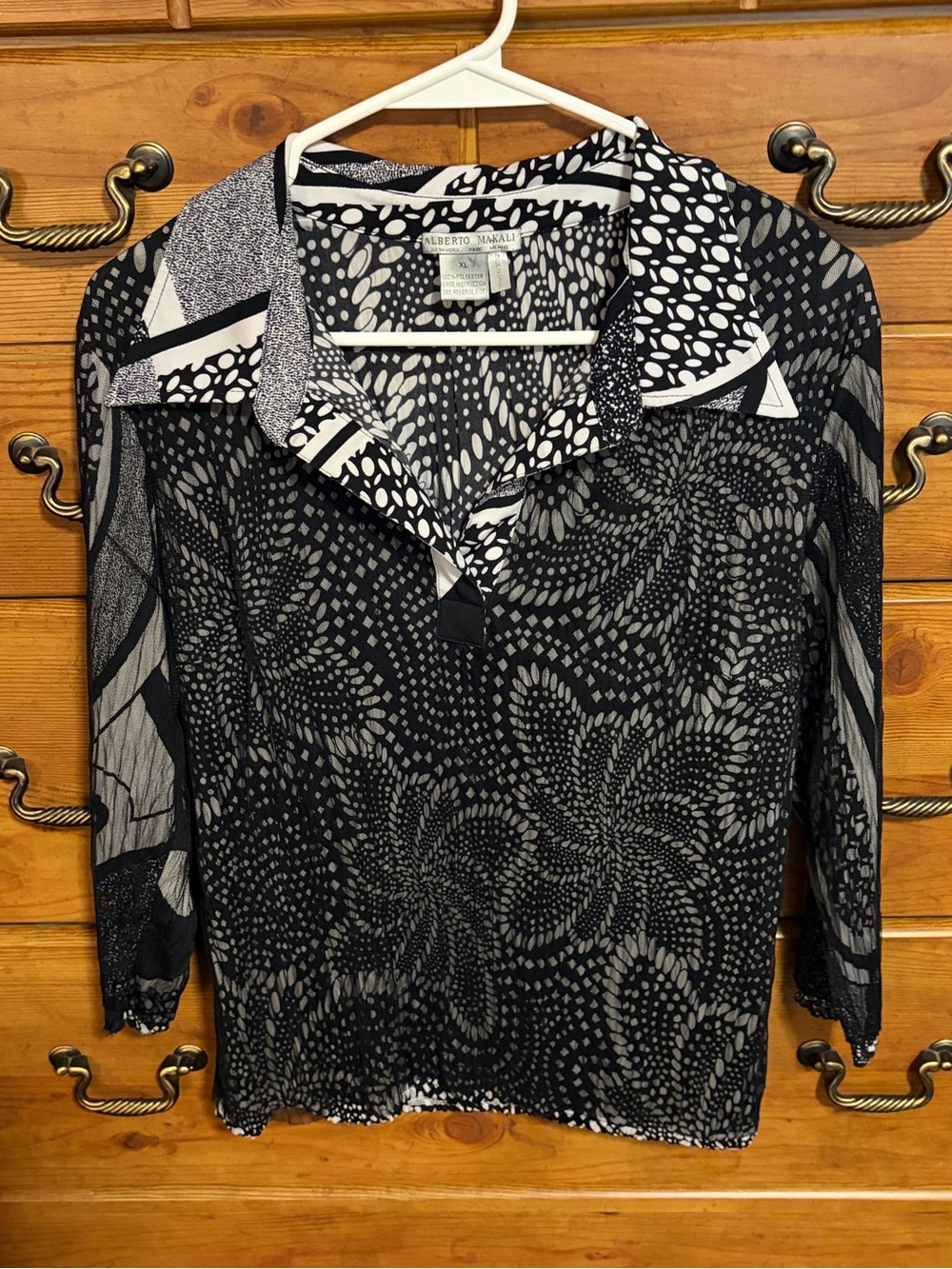 Alberto Makali Black and White Abstract Print Collared Blouse